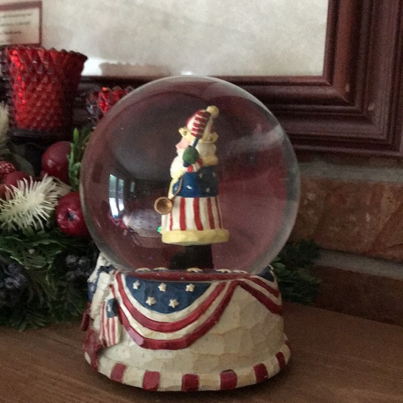 USA American Flag Santa Musical Snow Water globe - Picture 5 of 8